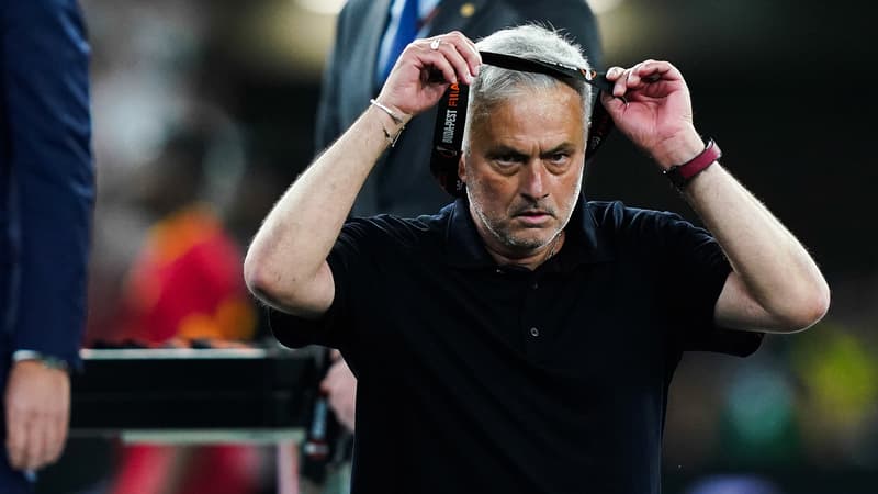 Séville-Roma: dépité après la défaite, Mourinho a donné sa médaille à un spectateur