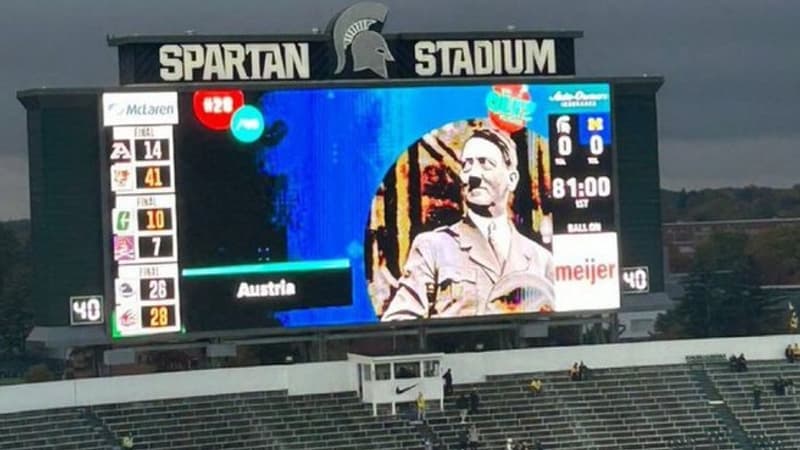 Foot américain: une photo d’Hitler diffusée sur écran géant avant un match universitaire, l’équipe présente ses excuses