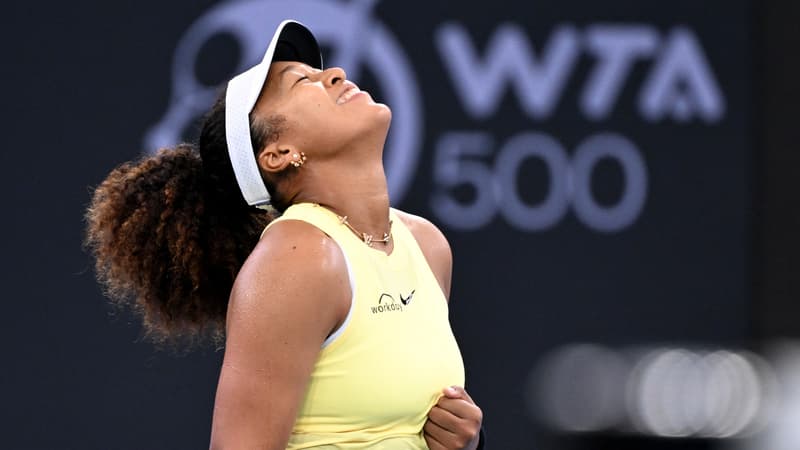 Tennis: après plus d’un an d’absence et de galères, Naomi Osaka remporte son premier match à Brisbane