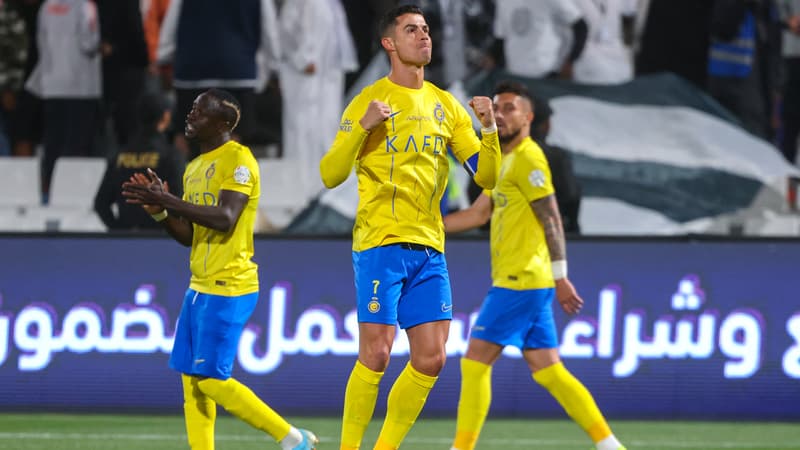 Arabie saoudite: le nouveau geste obscène de Ronaldo pour répondre à des fans chantant “Messi, Messi”