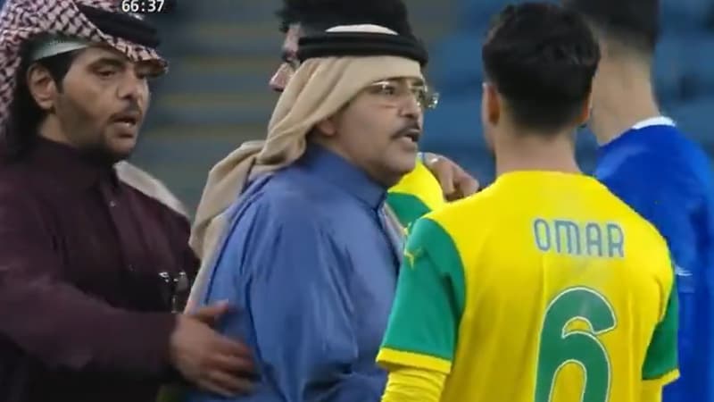 Qatar: le président d’Al Wakrah entre sur le terrain et interrompt un match pour se plaindre de l’arbitrage