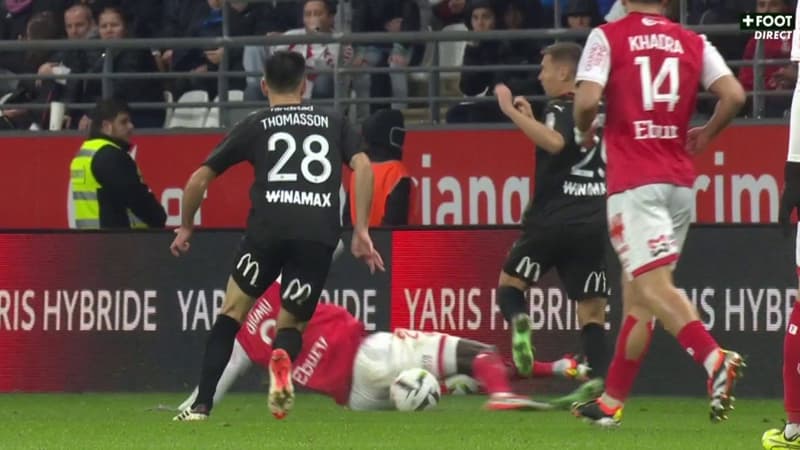 Reims-Lens: la semelle très dangereuse d’Okumu sur Frankowski, sanctionné … d’un carton jaune