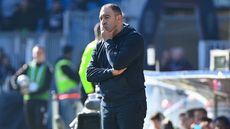 Après son départ d’Angers pour propos sexistes, Abdel Bouhazama rebondit dans le staff du Maroc