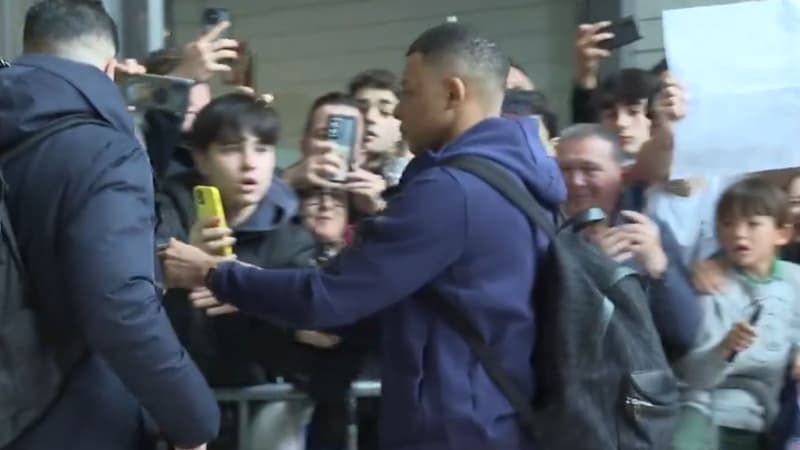 Real Sociedad-PSG: les images de l’arrivée de Mbappé, chaleureusement accueilli par les Espagnols