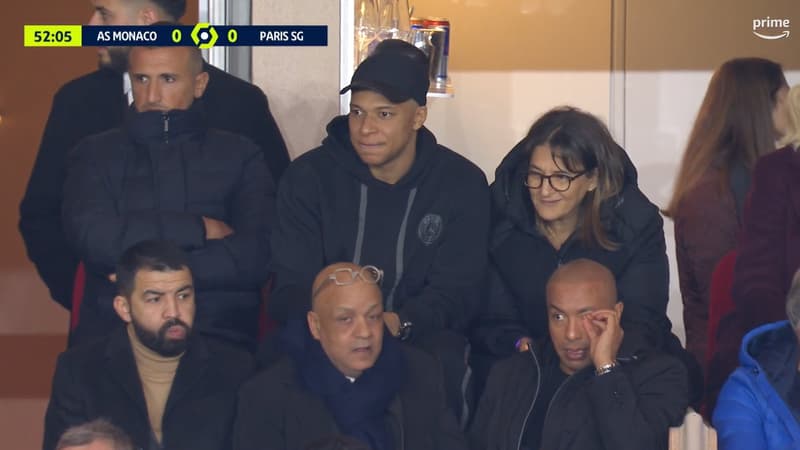 Monaco-PSG: remplacé par Kolo Muani, Mbappé rejoint la tribune pour suivre la 2e période