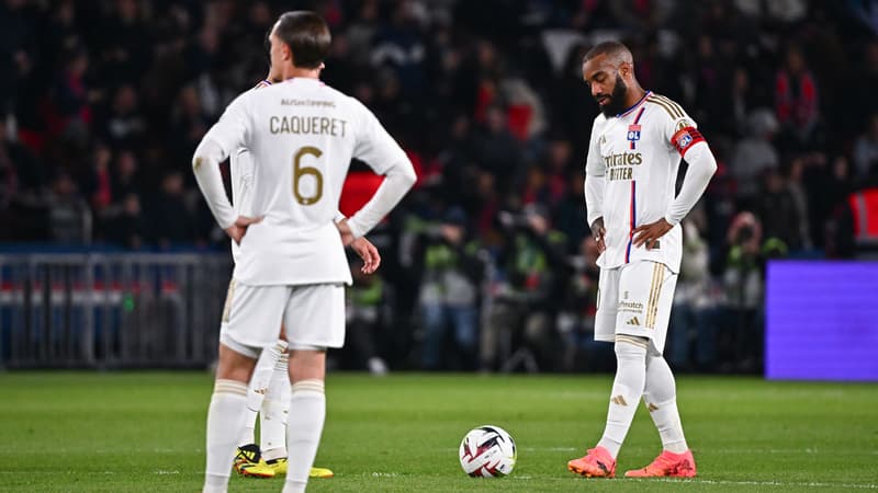 PSG-OL: “Ça va nous permettre de redescendre un peu”, estime Lacazette