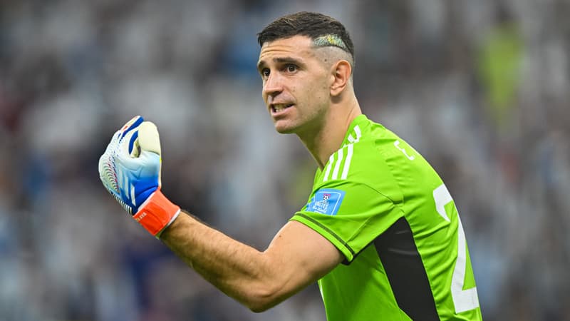 Lille-Aston Villa: le champion du monde argentin “Dibu” Martinez copieusement sifflé par le public lillois