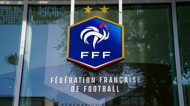 Laïcité: comment la FFF lutte contre le phénomène du port de collants et de casques dans le foot amateur
