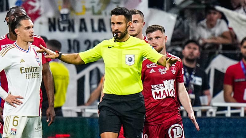 Ligue 1: la sonorisation des arbitres va arriver “dès la saison prochaine”, confirme Diallo
