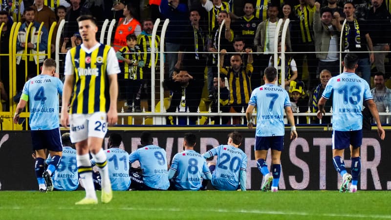 Turquie: l’étrange célébration de Balotelli après son but contre Fenerbahçe