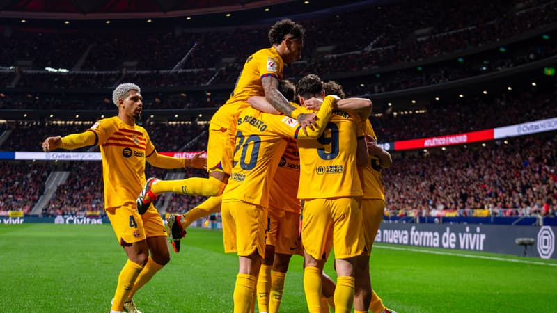 Ligue des champions: à trois jours du choc face au PSG, le Barça habille la Joconde avec un maillot catalan