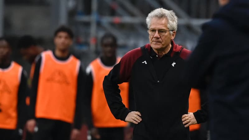 Le coach de Metz László Bölöni “dérangé” par la composition du PSG contre Clermont