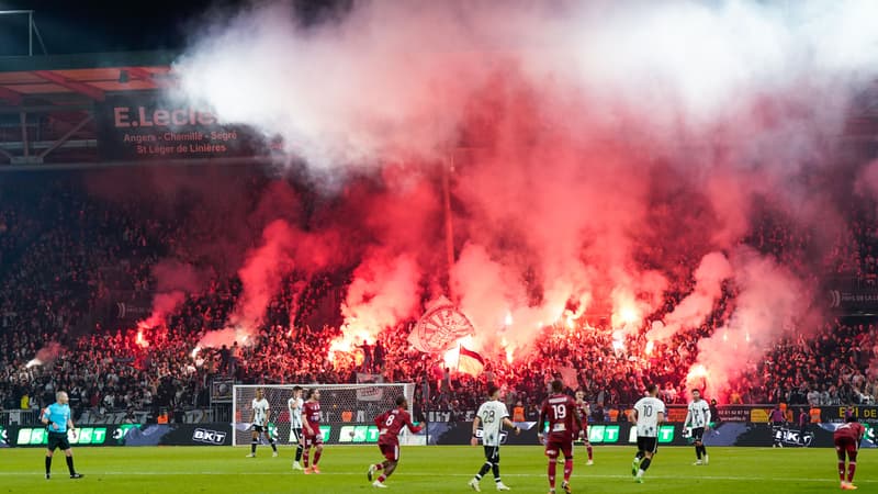 Ligue 2: Angers termine deuxième et remonte en Ligue 1 avec Auxerre, gros raté et barrages pour Saint-Etienne