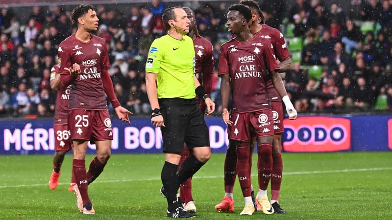 Metz-Rennes: Buquet aurait demandé le retrait du carton rouge polémique à Mikautadze