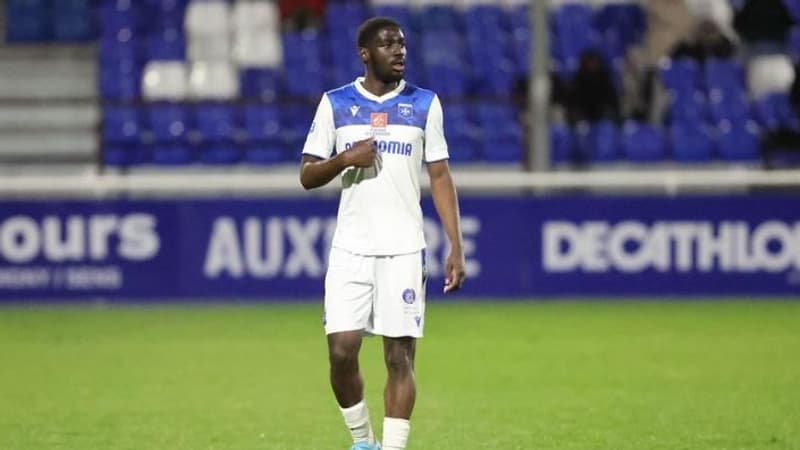 Mercato: l’OM recrute un jeune défenseur d’Auxerre, Alexi Koum