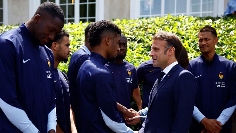 Equipe de France: “Rendez-vous le 14 juillet”, ce qu’a dit le Président Macron aux Bleus à Clairefontaine